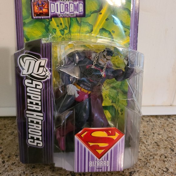 DC Super Heroes- S3 Select Sculpt Series Bizarro - Picture 2 of 5